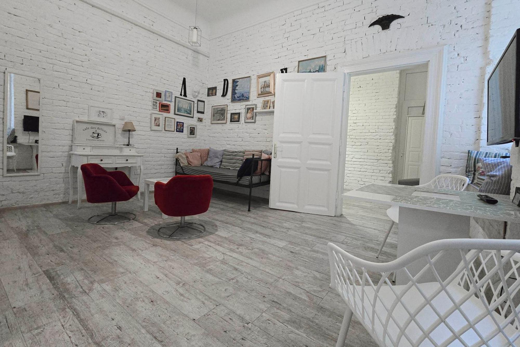 Wolf Apartment With Terrace บูดาเปสต์ ภายนอก รูปภาพ